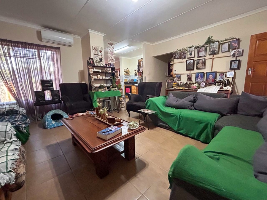 2 Bedroom Property for Sale in Kannoniers Park North West